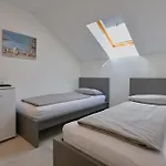 R A M L J A K - Sobe, Zimmer, Gabriel 