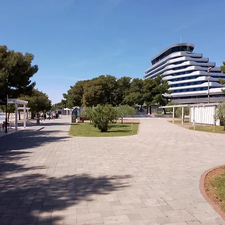 R A M L J A K - Sobe, Zimmer, Gabriel 