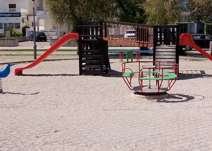 R A M L J A K - Sobe, Zimmer, Gabriel 