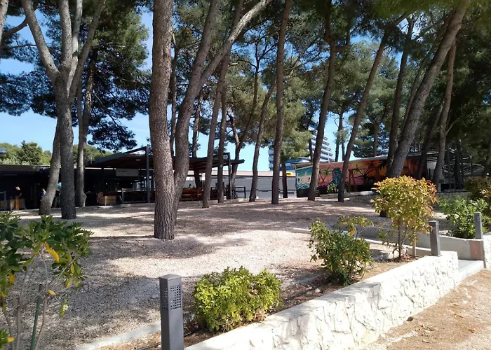 R A M L J A K - Sobe, Zimmer, Gabriel 